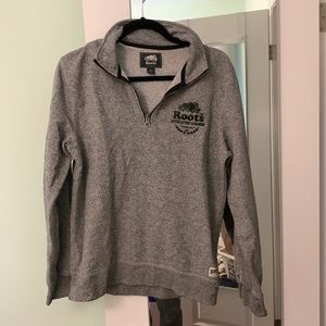 ROOTS salt and pepper quarter zip SMALL